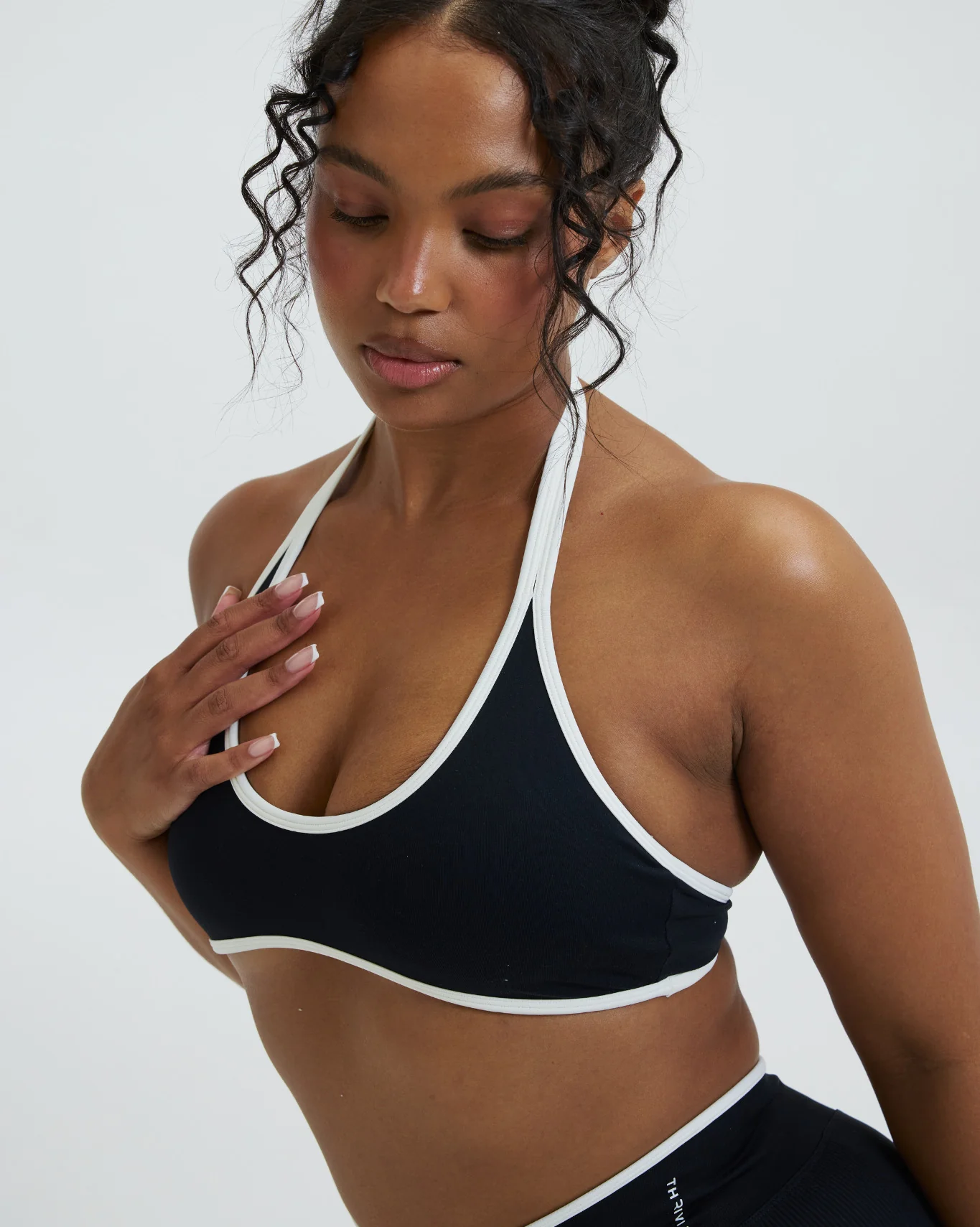 Elevate™ Outline Halterneck Bra | Night Black - Image 3