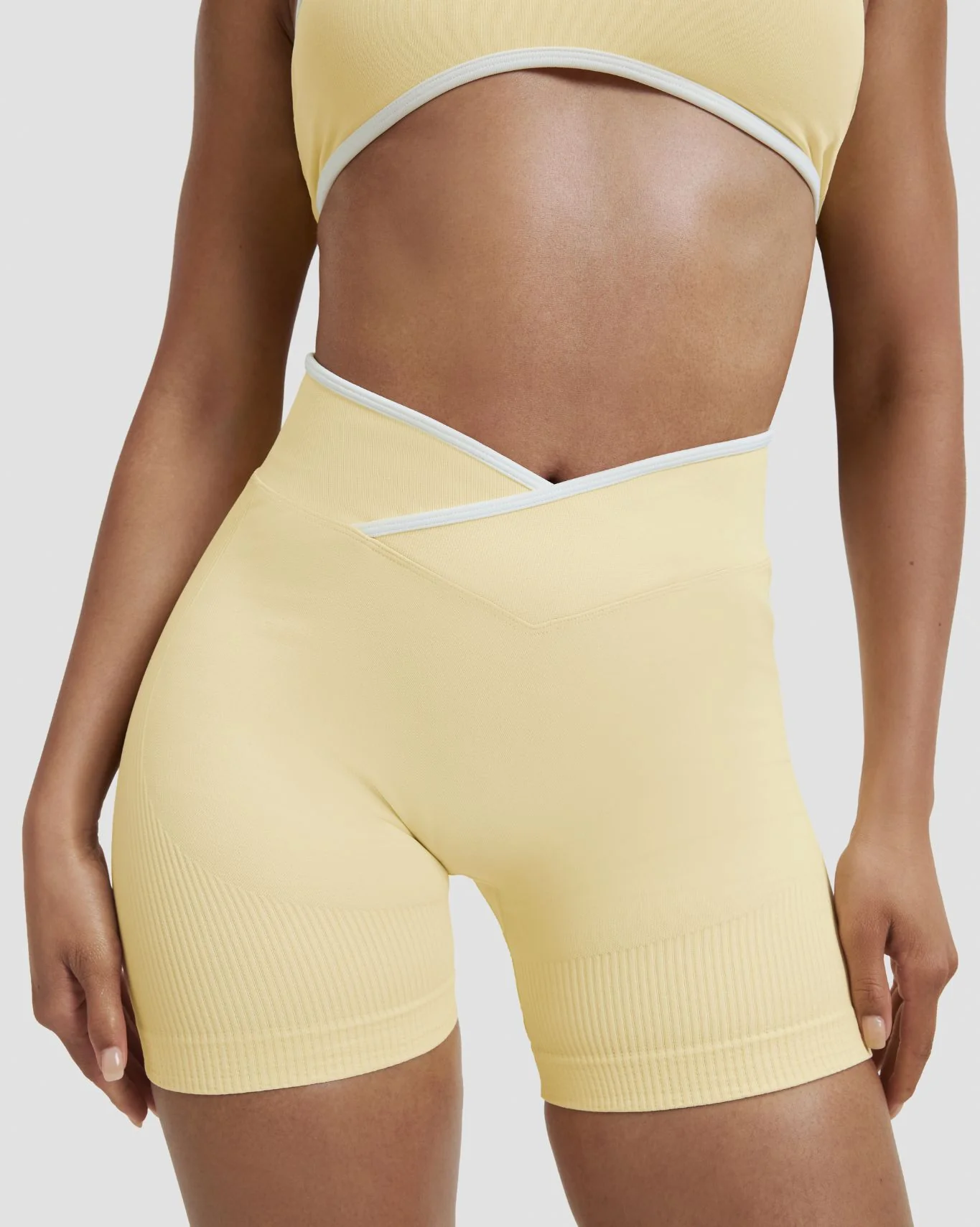 Elevate™ Outline Short Scrunch Shorts | Golden Butter - Image 7