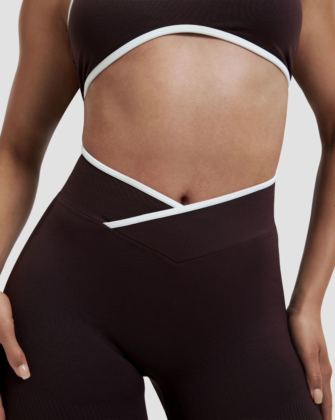 Elevate™ Outline V High Waist Leggings | Coffee - Image 5